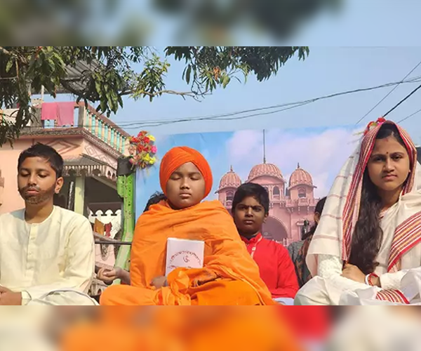 On the occasion of the 160th birth anniversary of Swami Vivekananda, Techno India Group Public School Coochbehar organized a Road Rally Show to pass the values and ideas of Vivekananda among
the young minds.